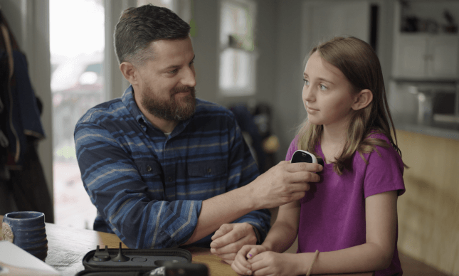 Will Renda testing his daughter with TytoCare device